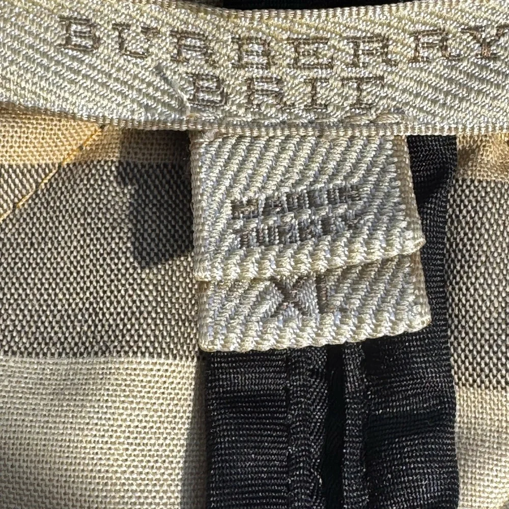 Burberry Black Quilted Authentic Jacket with Signature Check Trim Size XL - Picture 10 of 12